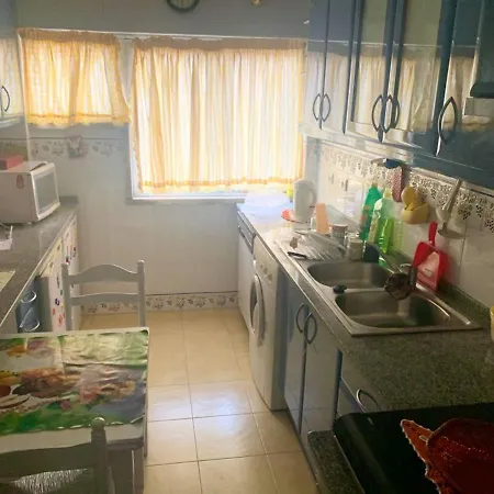 With 3 Bedrooms In * Amadora