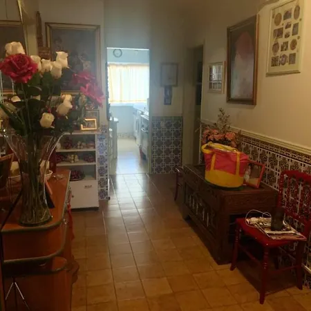 With 3 Bedrooms In Appartamento