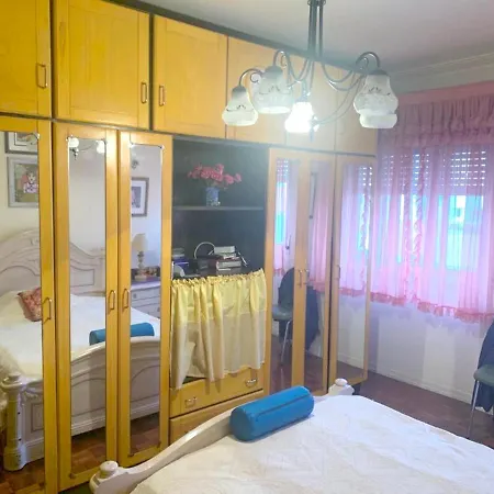 Appartamento With 3 Bedrooms In